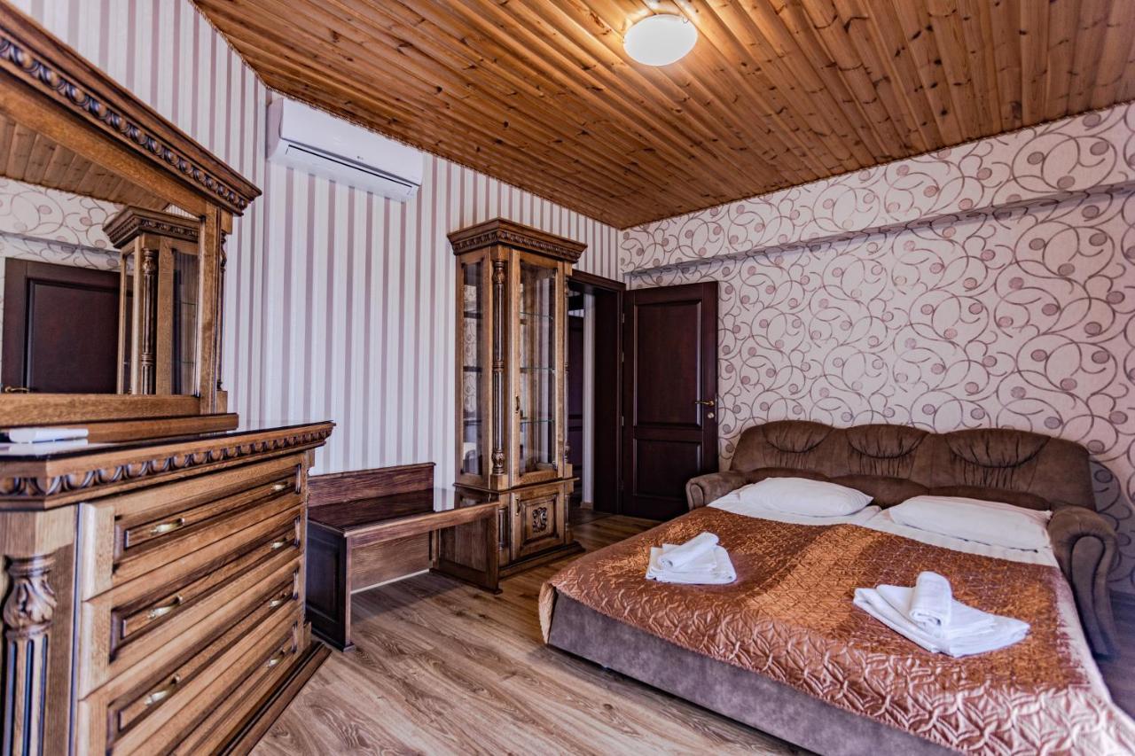 Guest House Villa Lamperti Dyyda Eksteriør bilde